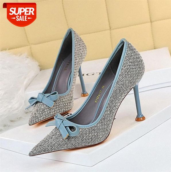 278-17 korean version of sweet high-heeled shoes with thin heels, shallow mouth and pointed toe woven color-blocking bow #u91k
278-17 korean version of sweet high-heeled shoes with thin heels, shallow mouth and pointed toe woven color-blocking bow #u91k