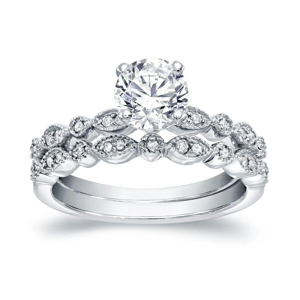 selling plated ring beset exquisite women's geometric set zircon combination ring engagement simulated diamond hand ornament alloy, Silver
selling plated ring beset exquisite women's geometric set zircon combination ring engagement simulated diamond hand ornament alloy, Silver