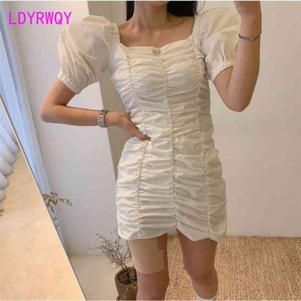 korean dongdaemun square collar bubble sleeve waist skinny hip fold french retro palace dress knee-length 210416, Black;gray
korean dongdaemun square collar bubble sleeve waist skinny hip fold french retro palace dress knee-length 210416, Black;gray