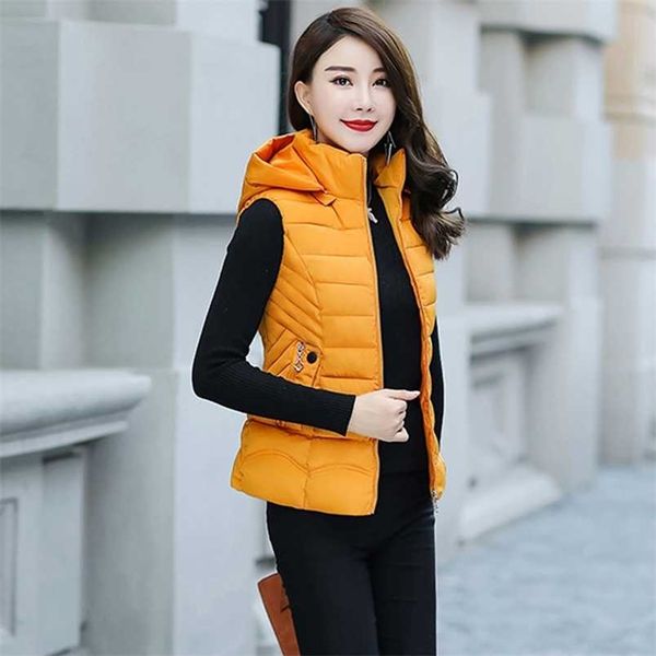 autumn winter women hooded waistcoat short casual cotton padded sleeveless vest jacket female slim zipper snow wear 211020, Black;white
autumn winter women hooded waistcoat short casual cotton padded sleeveless vest jacket female slim zipper snow wear 211020, Black;white
