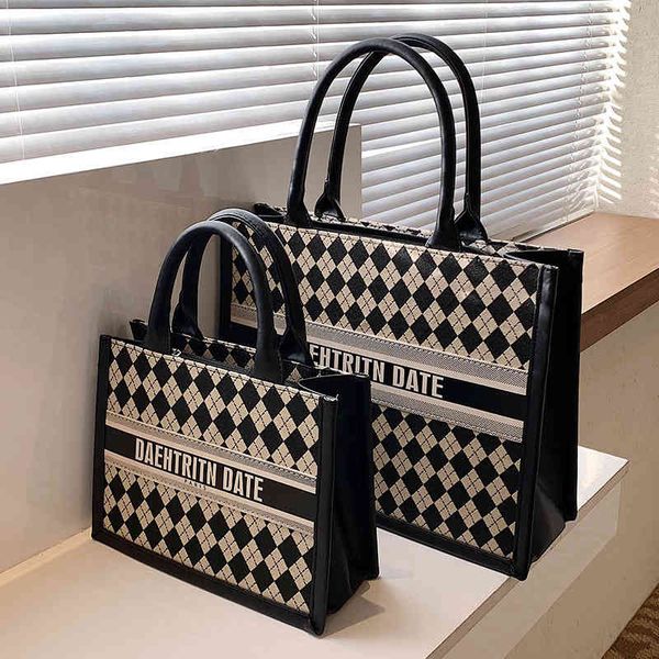 chessboard advanced sense women's autumn and winter trend versatile large capacity single shoulder handbag
chessboard advanced sense women's autumn and winter trend versatile large capacity single shoulder handbag