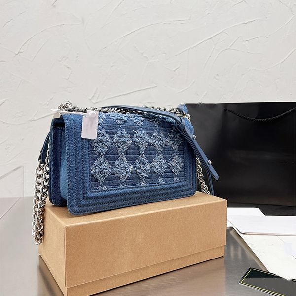 2022 luxury big name high end french shoulder bags cowboy flip cover chain high capacity totes outdoor sacoche luxurious backpac
2022 luxury big name high end french shoulder bags cowboy flip cover chain high capacity totes outdoor sacoche luxurious backpac