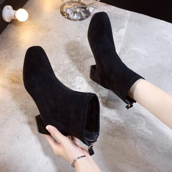 fall 2021 designer shoes thin female boots small short with velvet heels winter thick tide, Black
fall 2021 designer shoes thin female boots small short with velvet heels winter thick tide, Black