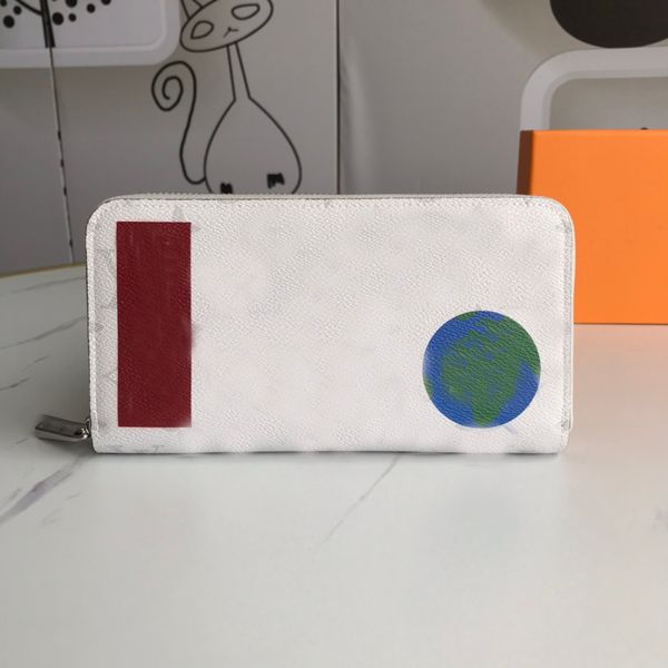 2021 european and american classic wallet ladies fashion designer hand wallet long wallet card case with box dust bag-67824, Red;black
2021 european and american classic wallet ladies fashion designer hand wallet long wallet card case with box dust bag-67824, Red;black