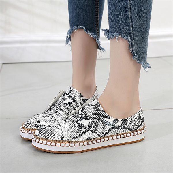 large-sized loafers women 2021 spring new leopard slip on ladies comfy casual shoes soft bottom running sport sneakers female
large-sized loafers women 2021 spring new leopard slip on ladies comfy casual shoes soft bottom running sport sneakers female
