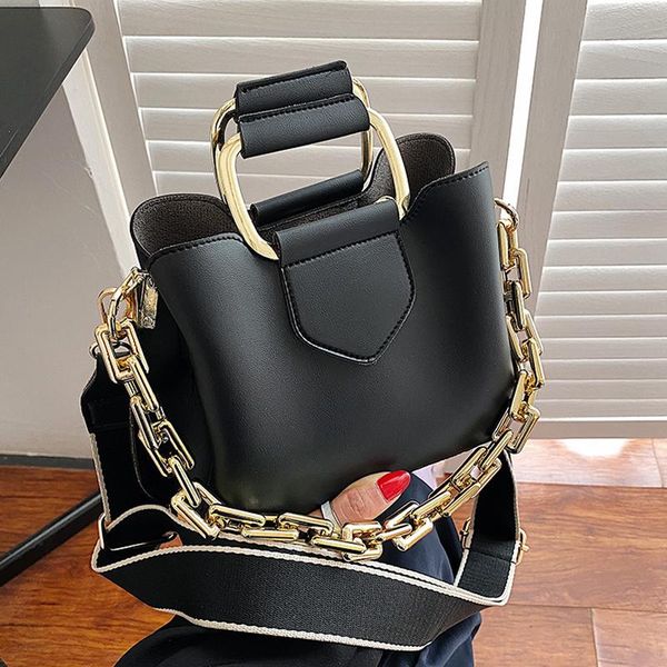 evening bags thick chain crossbody with short handle luxury handbags women designer pu leather small casual shoulder totes fashion
evening bags thick chain crossbody with short handle luxury handbags women designer pu leather small casual shoulder totes fashion