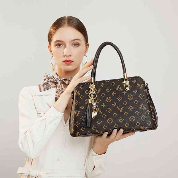 handbag bag foreign style versatile women's 2021 mother's atmosphere large capacity texture, Black;red
handbag bag foreign style versatile women's 2021 mother's atmosphere large capacity texture, Black;red