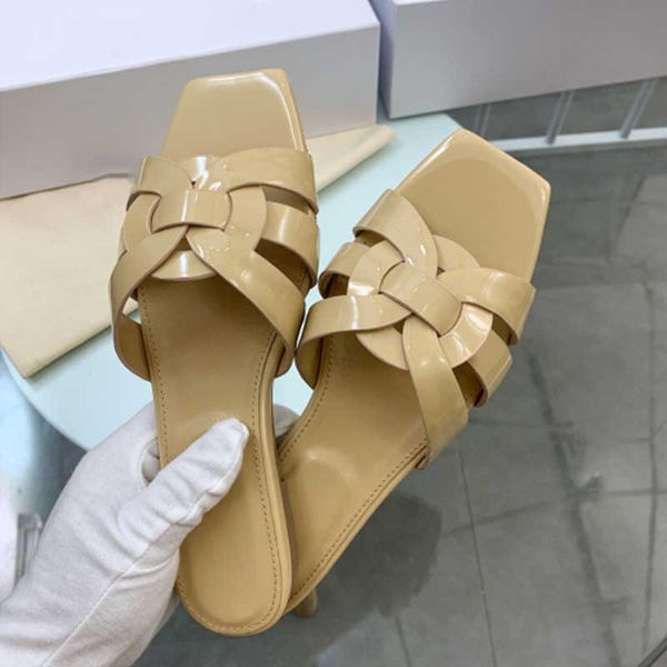 2020 new sandals, leather woven flat slippers, candy color flip flops, beach shoes, home loafers zlh, Black
2020 new sandals, leather woven flat slippers, candy color flip flops, beach shoes, home loafers zlh, Black