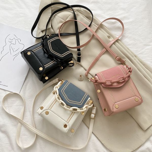 french minority acrylic portable mini mobile phone 2021 new chaoliuding versatile one shoulder messenger bag
french minority acrylic portable mini mobile phone 2021 new chaoliuding versatile one shoulder messenger bag