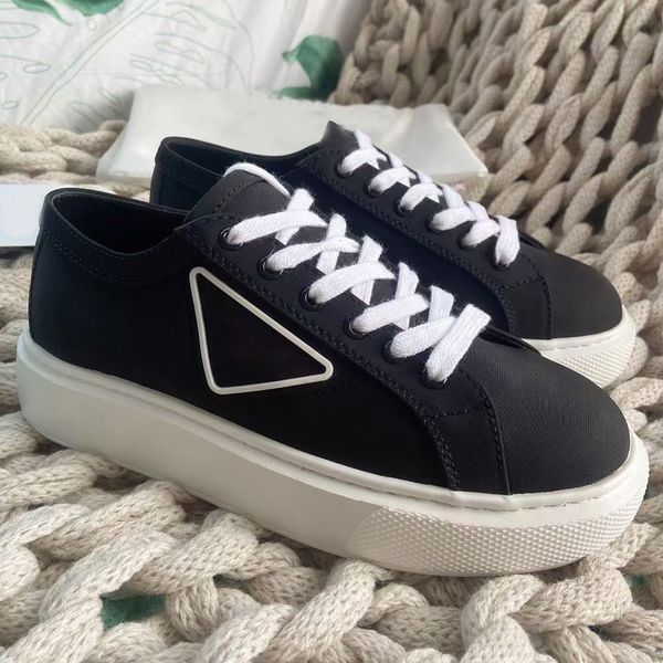 designer italy low casual shoes women treaded rubber outsole printed calf leather classic trainers size35-40
designer italy low casual shoes women treaded rubber outsole printed calf leather classic trainers size35-40
