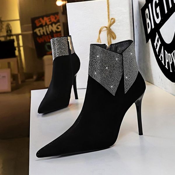 boots 2021 winter women 9.5cm stripper high heels ankle warm fur bling crystal stiletto suede rhinstone party shoes, Black
boots 2021 winter women 9.5cm stripper high heels ankle warm fur bling crystal stiletto suede rhinstone party shoes, Black