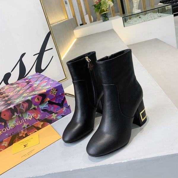 autumn/winter women's bliss ankle boot 1a671h black calfskin gold side zipper letters thick high heels nude boots heel height 6.5cm
autumn/winter women's bliss ankle boot 1a671h black calfskin gold side zipper letters thick high heels nude boots heel height 6.5cm