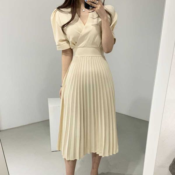summer korean solid color chiffon pleated dress women v-neck short sleeve elegant high waist casual dresses femme 210526, Black;gray
summer korean solid color chiffon pleated dress women v-neck short sleeve elegant high waist casual dresses femme 210526, Black;gray