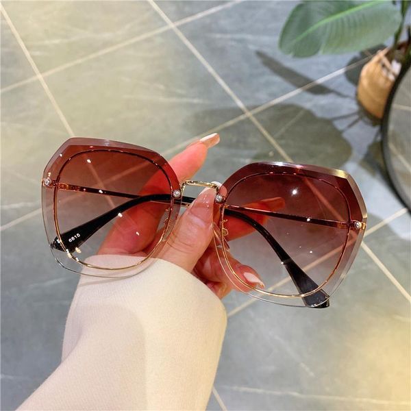 sunglasses polygon rimless clip for women luxury oversized 2021 retro fashion gradient design shades sun glasses metal outdoor, White;black
sunglasses polygon rimless clip for women luxury oversized 2021 retro fashion gradient design shades sun glasses metal outdoor, White;black