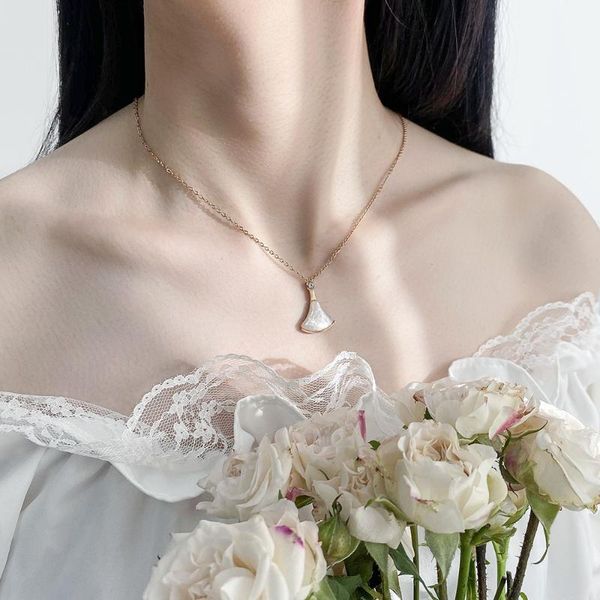 pendant necklaces fashion set auger fan white dress fritillaria titanium steel necklace stainless female temperament of fans, Silver
pendant necklaces fashion set auger fan white dress fritillaria titanium steel necklace stainless female temperament of fans, Silver