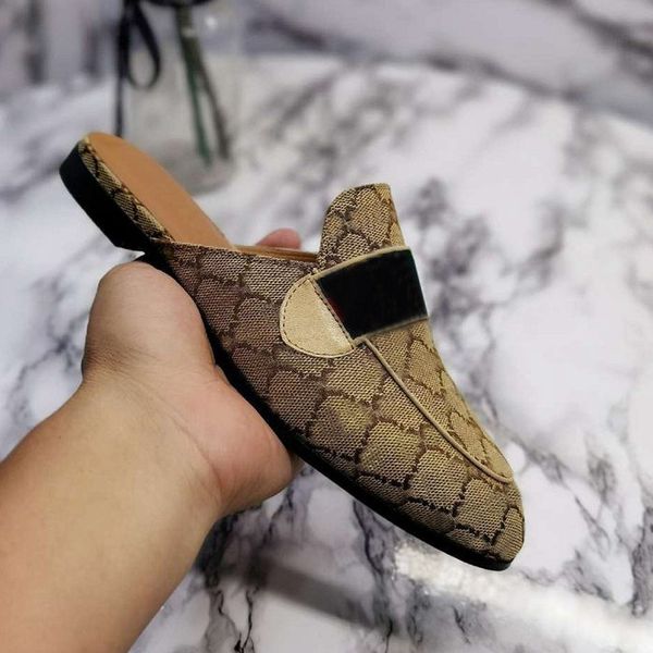 2021 fashion designer classic woman sandals slipper shoe casual shoes flat slide with box dust bag size 34-46, Black
2021 fashion designer classic woman sandals slipper shoe casual shoes flat slide with box dust bag size 34-46, Black