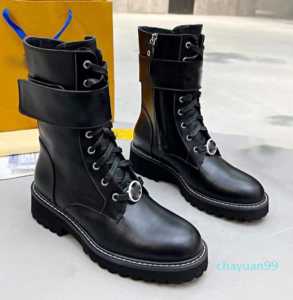 high end side zipper martin boots womens winter round head flat bottomed short barrel motorcycle boots black and white leather knight 0023
high end side zipper martin boots womens winter round head flat bottomed short barrel motorcycle boots black and white leather knight 0023
