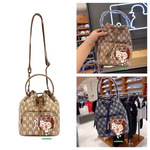 luxury handbags underarm men's and women's 21 new versatile old flower ny full standard french stick one shoulder portable bucket
luxury handbags underarm men's and women's 21 new versatile old flower ny full standard french stick one shoulder portable bucket