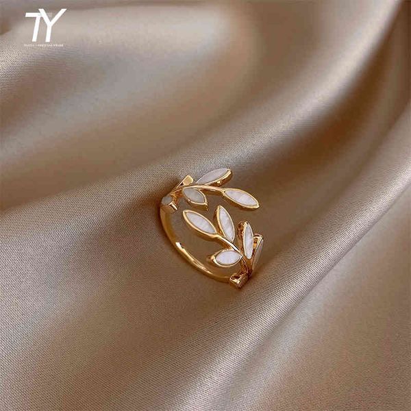 creative leaf branch shape open ring for woman fashion korean finger jewelry luxury wedding party girl's unusual rings, Silver
creative leaf branch shape open ring for woman fashion korean finger jewelry luxury wedding party girl's unusual rings, Silver