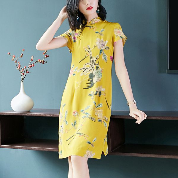 luxury cheongsam 2021 spring and summer women's elegant taste chine style printed silk cheongsam drs p7463, Blue;red
luxury cheongsam 2021 spring and summer women's elegant taste chine style printed silk cheongsam drs p7463, Blue;red