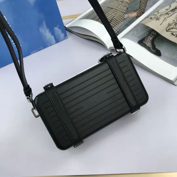 aluminum magnesium alloy messenger bag luggage small bags plain letter alloy party hasp trunk belt decoration hard cox handbag waterproof sh
aluminum magnesium alloy messenger bag luggage small bags plain letter alloy party hasp trunk belt decoration hard cox handbag waterproof sh