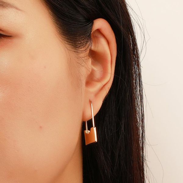 hoop & huggie wholesale lock earrings long earring gold color small loop for women rock party jewelry brinco 2021, Golden;silver
hoop & huggie wholesale lock earrings long earring gold color small loop for women rock party jewelry brinco 2021, Golden;silver