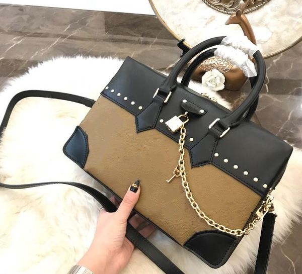 luxurys handbags designers women shoulder bags fashion messenger bag lady boston bags purse with folding box
luxurys handbags designers women shoulder bags fashion messenger bag lady boston bags purse with folding box