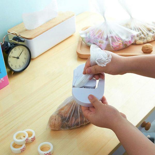 delidge 1pc plastic household snack potato chip bag sealing machine ceramic impulse easy fast seal packing capper clips
delidge 1pc plastic household snack potato chip bag sealing machine ceramic impulse easy fast seal packing capper clips