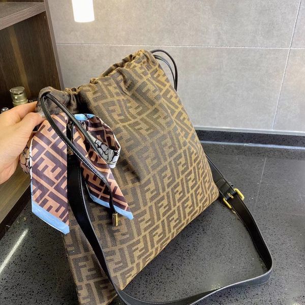 fend luxurys designers bags handbag with fd shopping bag, official website synchronizes latest double f element, with the size of 3938cm
fend luxurys designers bags handbag with fd shopping bag, official website synchronizes latest double f element, with the size of 3938cm