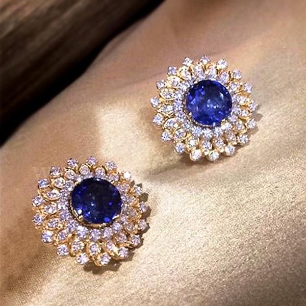 stud luxury earrings retro temperament blue zircon beautiful oval inlaid female fashion wear jewelry, Golden;silver
stud luxury earrings retro temperament blue zircon beautiful oval inlaid female fashion wear jewelry, Golden;silver