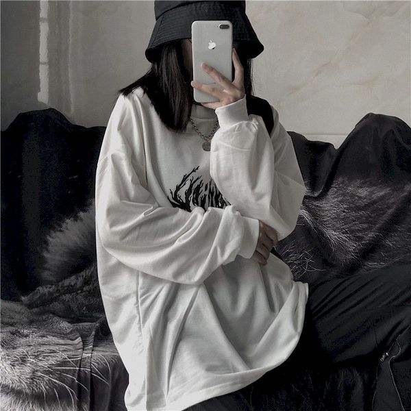 bottoming shirt equipped with female autumn korean ins retro printing wild loose bf round neck long-sleeved t-shirt white top
bottoming shirt equipped with female autumn korean ins retro printing wild loose bf round neck long-sleeved t-shirt white top