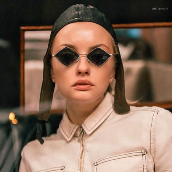 sunglasses italian designer vintage women's glasses small yellow irregular sun female summer sunscreen shades, White;black
sunglasses italian designer vintage women's glasses small yellow irregular sun female summer sunscreen shades, White;black