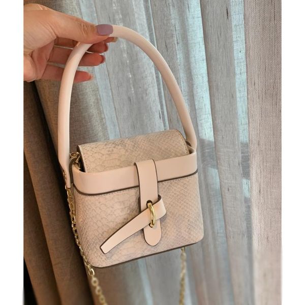 evening bags women box handbag underarm bag fashion crocodile pattern leather shoulder female messenger
evening bags women box handbag underarm bag fashion crocodile pattern leather shoulder female messenger