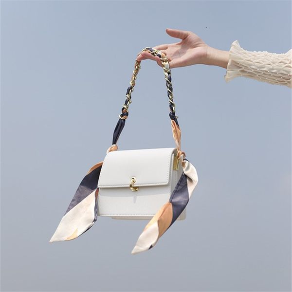 evening bags retro silk scarf chain lock organ bag 2021 spring texture single shoulder messenger armpit small square female zdmw
evening bags retro silk scarf chain lock organ bag 2021 spring texture single shoulder messenger armpit small square female zdmw