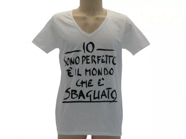 t shirt only words basic man i am perfect is the world which is wrong, White;black
t shirt only words basic man i am perfect is the world which is wrong, White;black