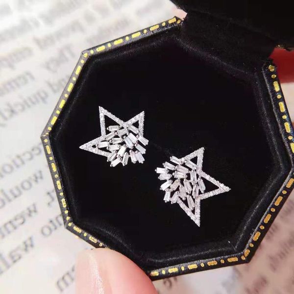 stud au750 (18k) fashion start style natural diamond earring jewelry for lady&party&gift&life wear&wedding, Golden;silver
stud au750 (18k) fashion start style natural diamond earring jewelry for lady&party&gift&life wear&wedding, Golden;silver