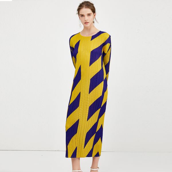 autumn female miyake plissate geometric pattern boho dress clothes 5179, Black;gray
autumn female miyake plissate geometric pattern boho dress clothes 5179, Black;gray