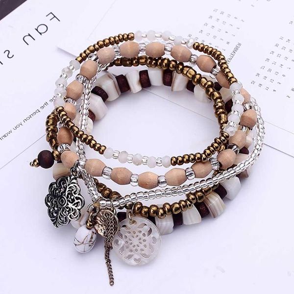 charm bracelets women's fashion alloy bracelet resin innovative for women simple wild gifts 2021, Golden;silver
charm bracelets women's fashion alloy bracelet resin innovative for women simple wild gifts 2021, Golden;silver