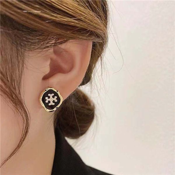 s2794 fashion jewelry s925 silver post earrings for women irregular square snowflow rhinestone stud earrings, Golden;silver
s2794 fashion jewelry s925 silver post earrings for women irregular square snowflow rhinestone stud earrings, Golden;silver