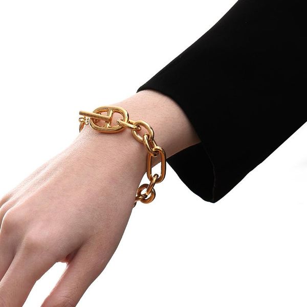 link, chain exaggerated thick ot buckle pig nose bracelet personality creative hollow couple european american jewelry does not fade, Black
link, chain exaggerated thick ot buckle pig nose bracelet personality creative hollow couple european american jewelry does not fade, Black