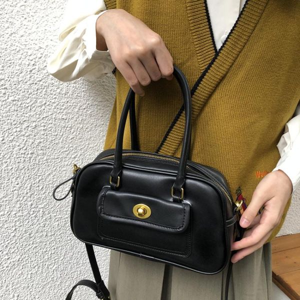 shoulder bags 2021 fashion this year's college style retro wild large-capacity one-shoulder portable messenger bag tide and wallet
shoulder bags 2021 fashion this year's college style retro wild large-capacity one-shoulder portable messenger bag tide and wallet