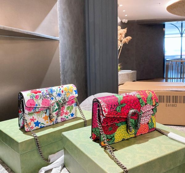 highest quality fashion luxurys women's evening coin purse embossed classic clutch wallet designers bag box dustbags handbags with tags, Red;black
highest quality fashion luxurys women's evening coin purse embossed classic clutch wallet designers bag box dustbags handbags with tags, Red;black