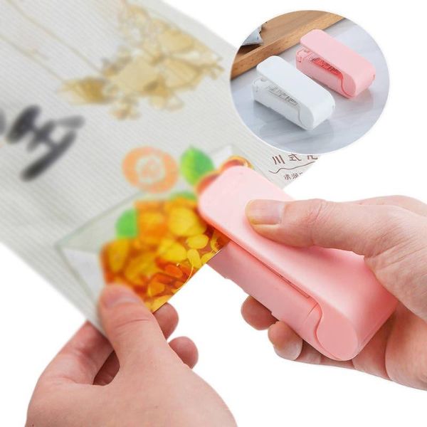 bag clips snack sealing machine small plastic packaging household food preservation vacuum artifact
bag clips snack sealing machine small plastic packaging household food preservation vacuum artifact