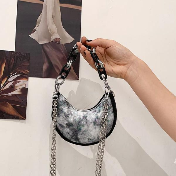 evening bags french stick crescent bag 2021 european and american fashion underarm chain hand single shoulder messenger
evening bags french stick crescent bag 2021 european and american fashion underarm chain hand single shoulder messenger