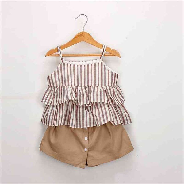 1-6y summer infant kids girls clothes sets sleeveless ruffles striped button high waist shorts 2pcs, White
1-6y summer infant kids girls clothes sets sleeveless ruffles striped button high waist shorts 2pcs, White