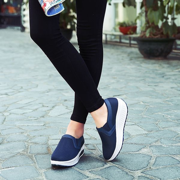 2021 off mens women sport running shoes breathable mesh triple black navy blue pink outdoor increase runners sneakers size 35-42 wy34-1608
2021 off mens women sport running shoes breathable mesh triple black navy blue pink outdoor increase runners sneakers size 35-42 wy34-1608