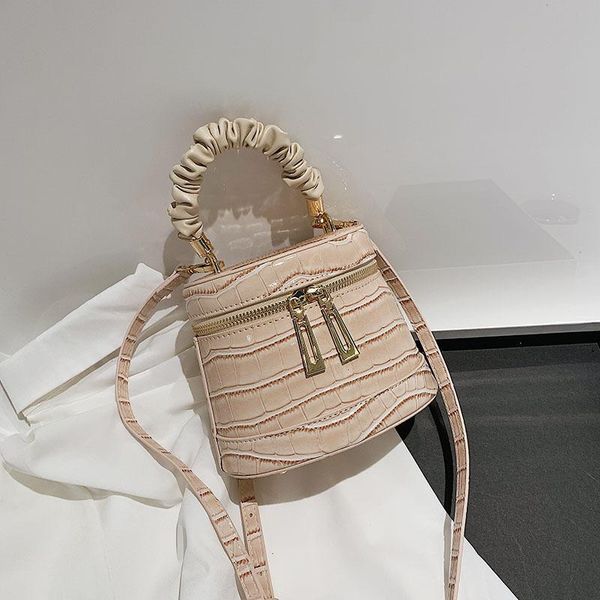 evening bags 2021 arrivals women's pu leather shoulder crocodile pattern fold handle design cylindrical shape trend style bucket bag
evening bags 2021 arrivals women's pu leather shoulder crocodile pattern fold handle design cylindrical shape trend style bucket bag