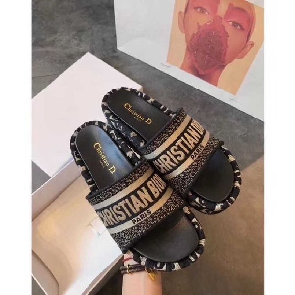 embroidered platform slippers 2020 new net red heightening beach slippers open toe sandals for women ysj, Black
embroidered platform slippers 2020 new net red heightening beach slippers open toe sandals for women ysj, Black