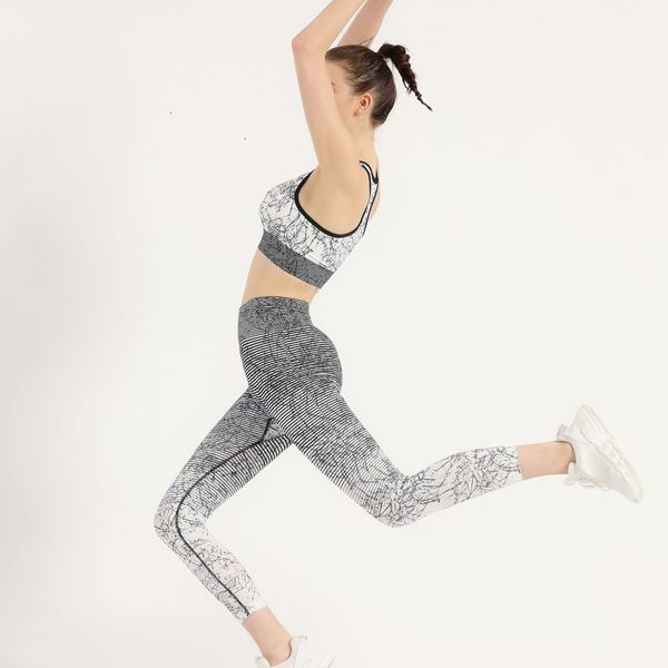 women's bra sports tracksuits running fitness long sleeve seamless printing yoga suit, Gray
women's bra sports tracksuits running fitness long sleeve seamless printing yoga suit, Gray