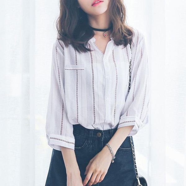 women's blouses & shirts 2021 autumn vertical stripe shirt small fresh v-neck korean student quarter sleeve cotton top, White
women's blouses & shirts 2021 autumn vertical stripe shirt small fresh v-neck korean student quarter sleeve cotton top, White